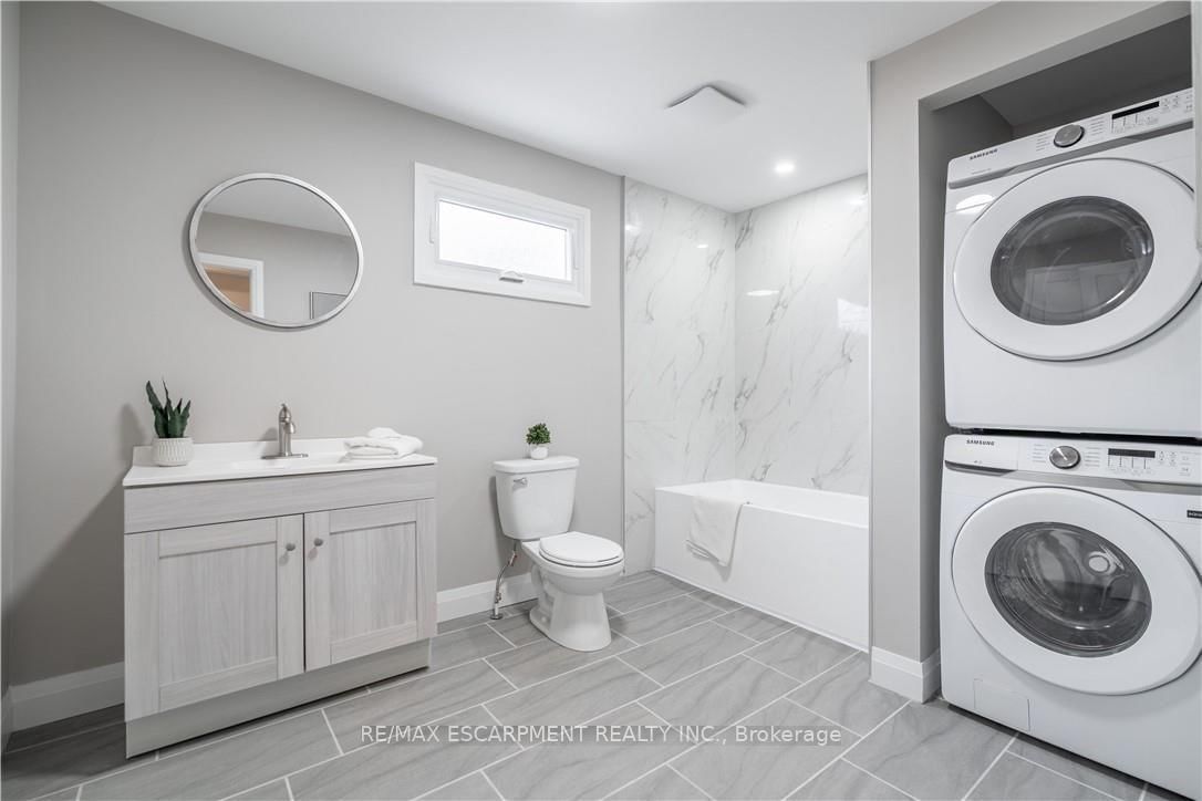 88 Ivon Avenue • Hamilton, ON photo 18