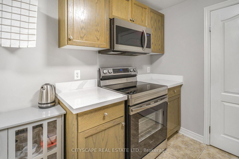 104 - 6350 Dorchester Road