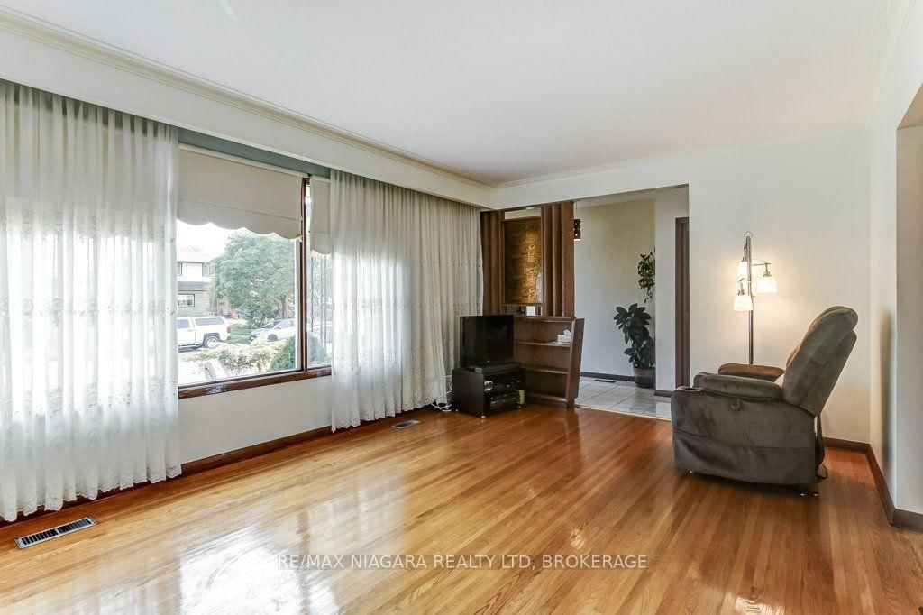 19 Eastdale Crescent • Welland, ON photo 13