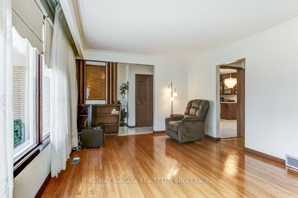 19 Eastdale Crescent • Welland, ON photo 14