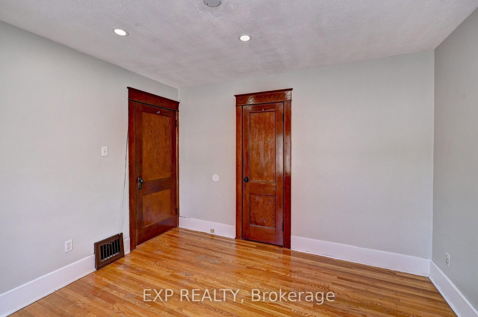 147 Courtland Avenue E • Kitchener, ON photo 20