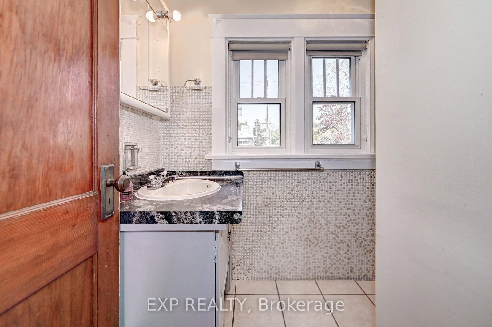 147 Courtland Avenue E • Kitchener, ON photo 23