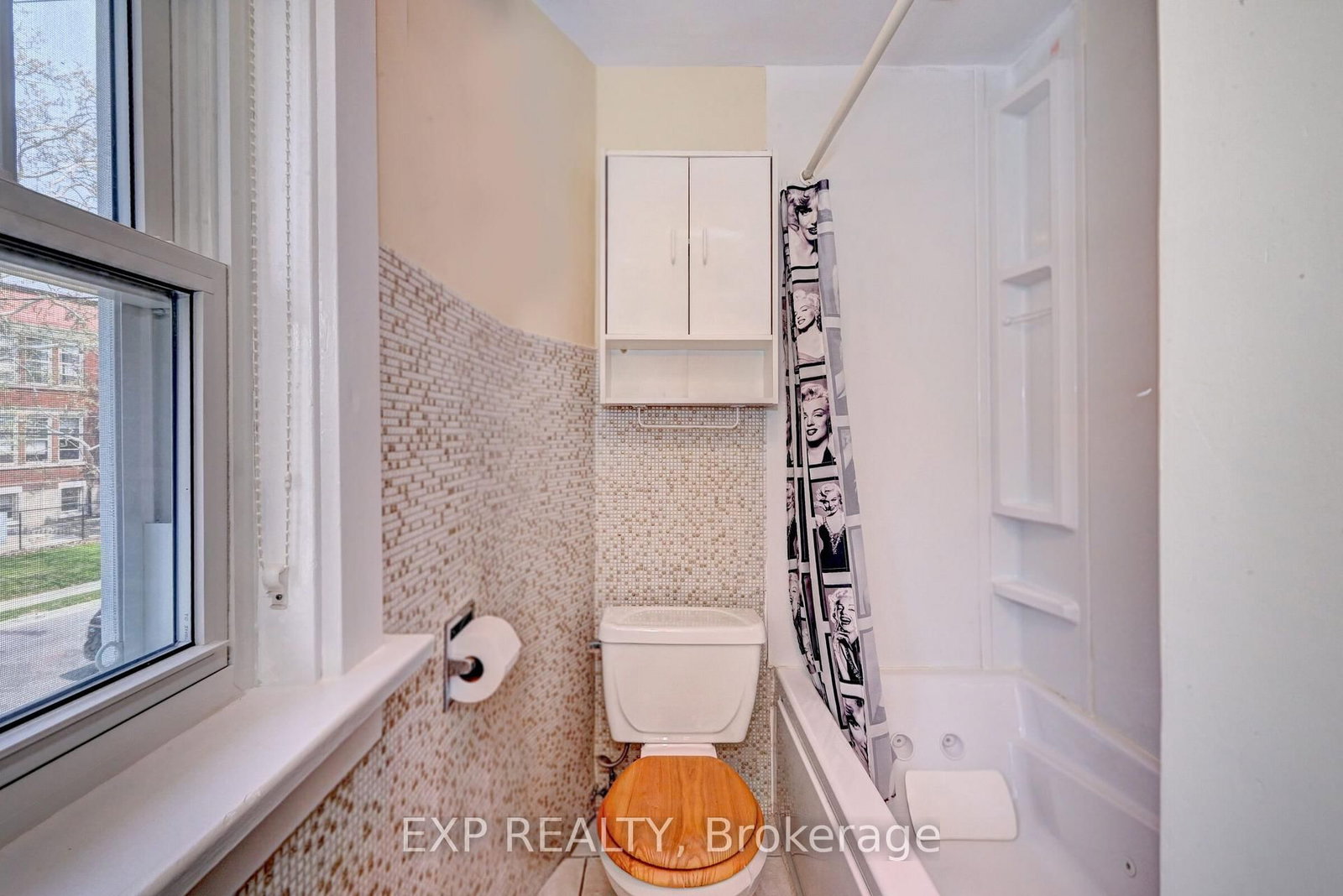 147 Courtland Avenue E • Kitchener, ON photo 24