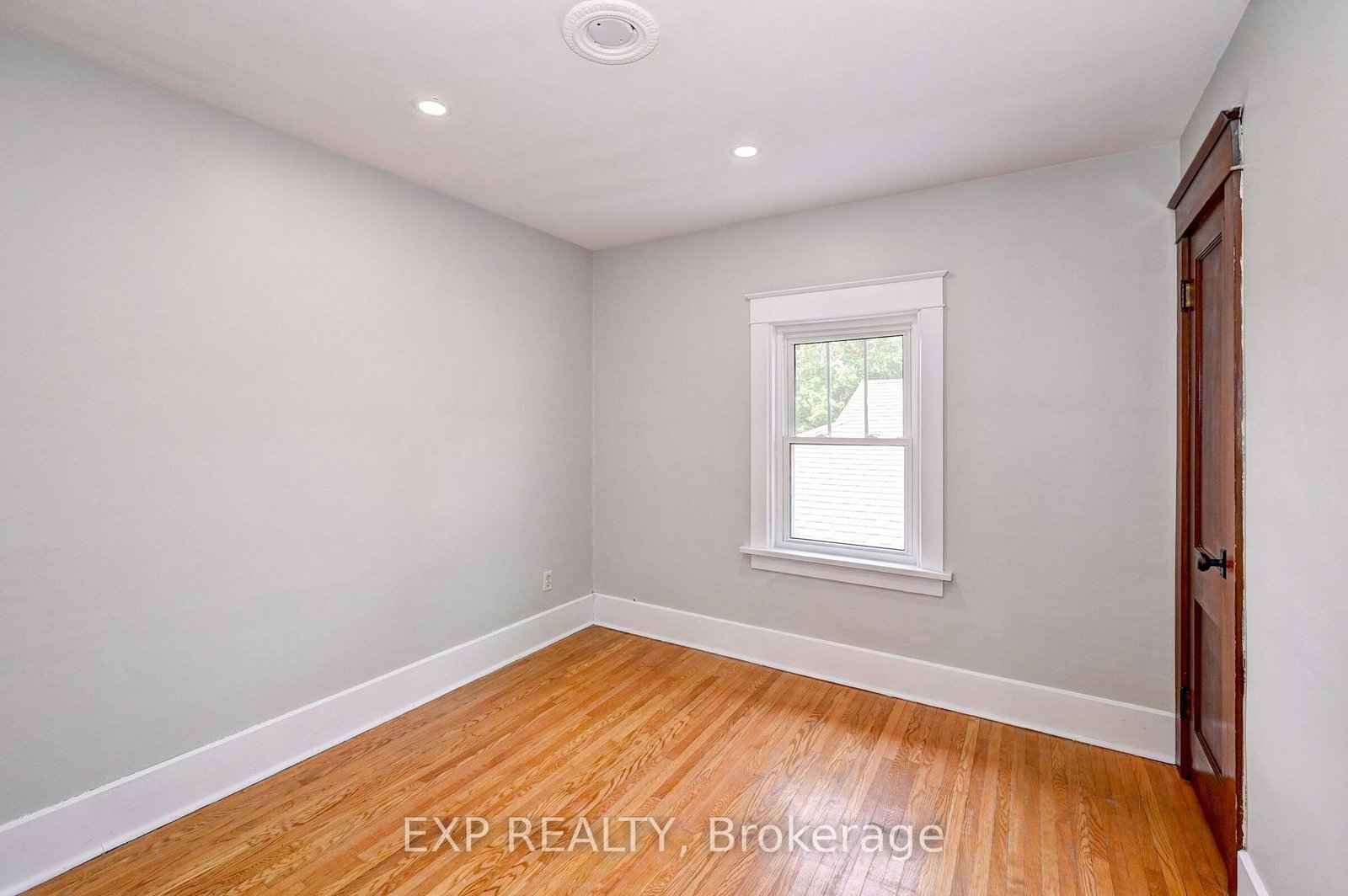 147 Courtland Avenue E • Kitchener, ON photo 28