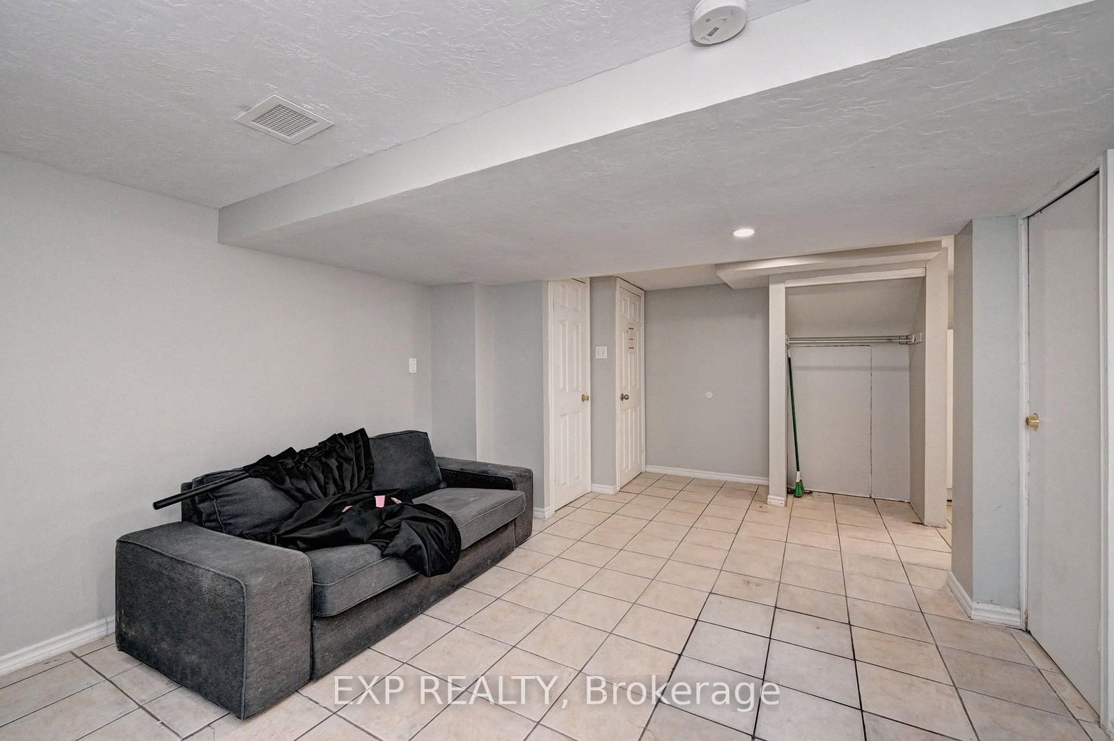 147 Courtland Avenue E - Photo 39