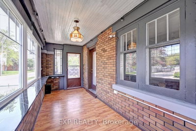 147 Courtland Avenue E • Kitchener, ON photo 4