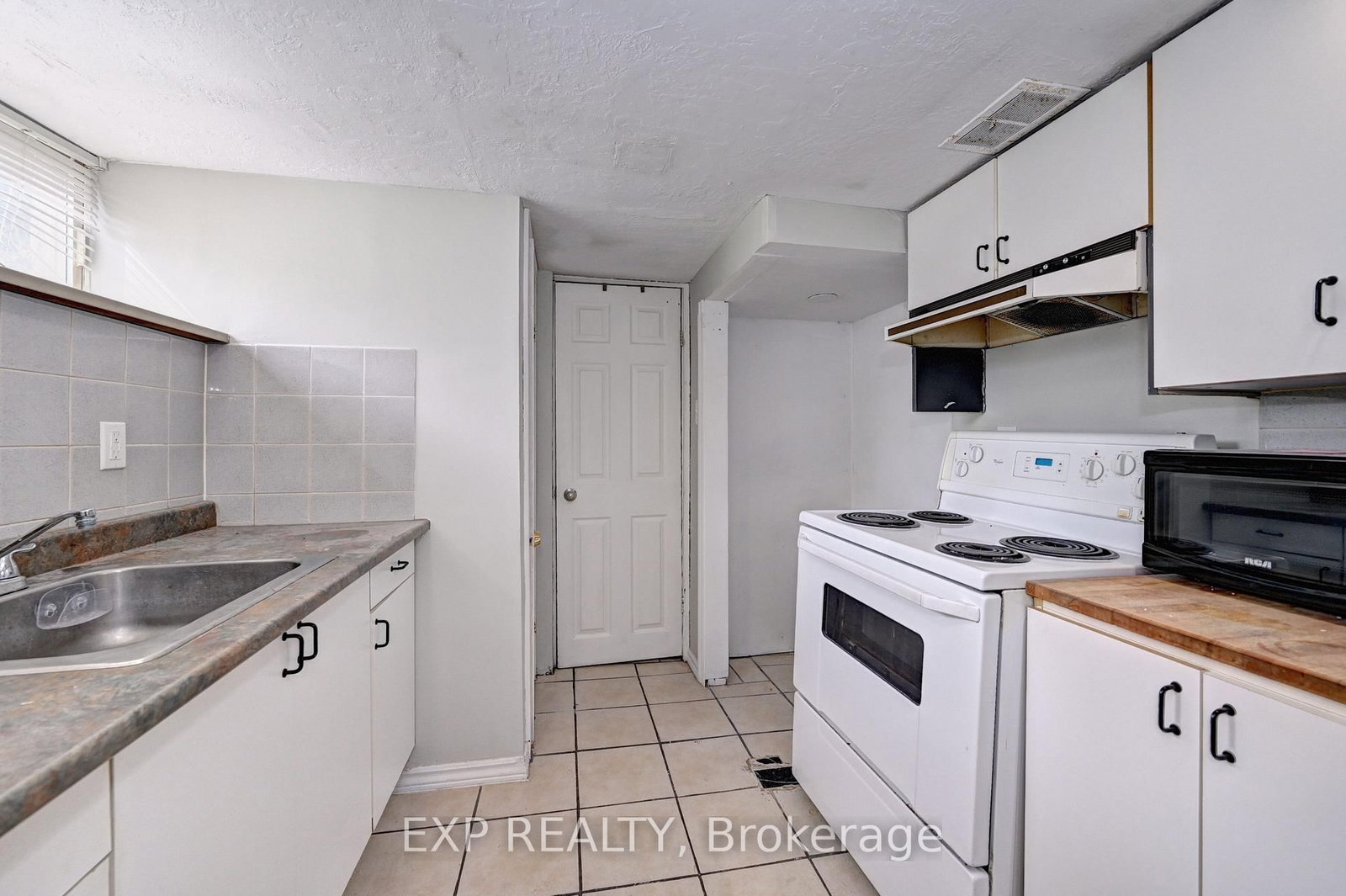 147 Courtland Avenue E • Kitchener, ON photo 44