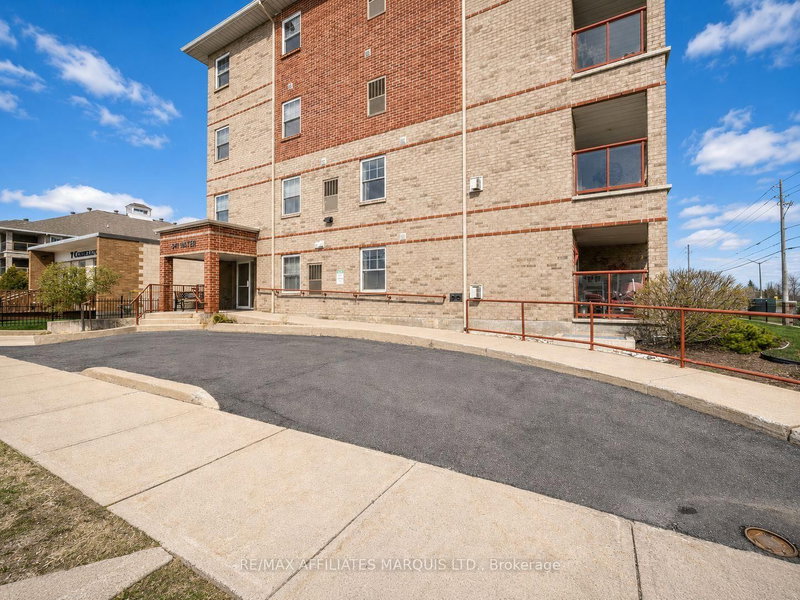 402 - 341 Water Street W