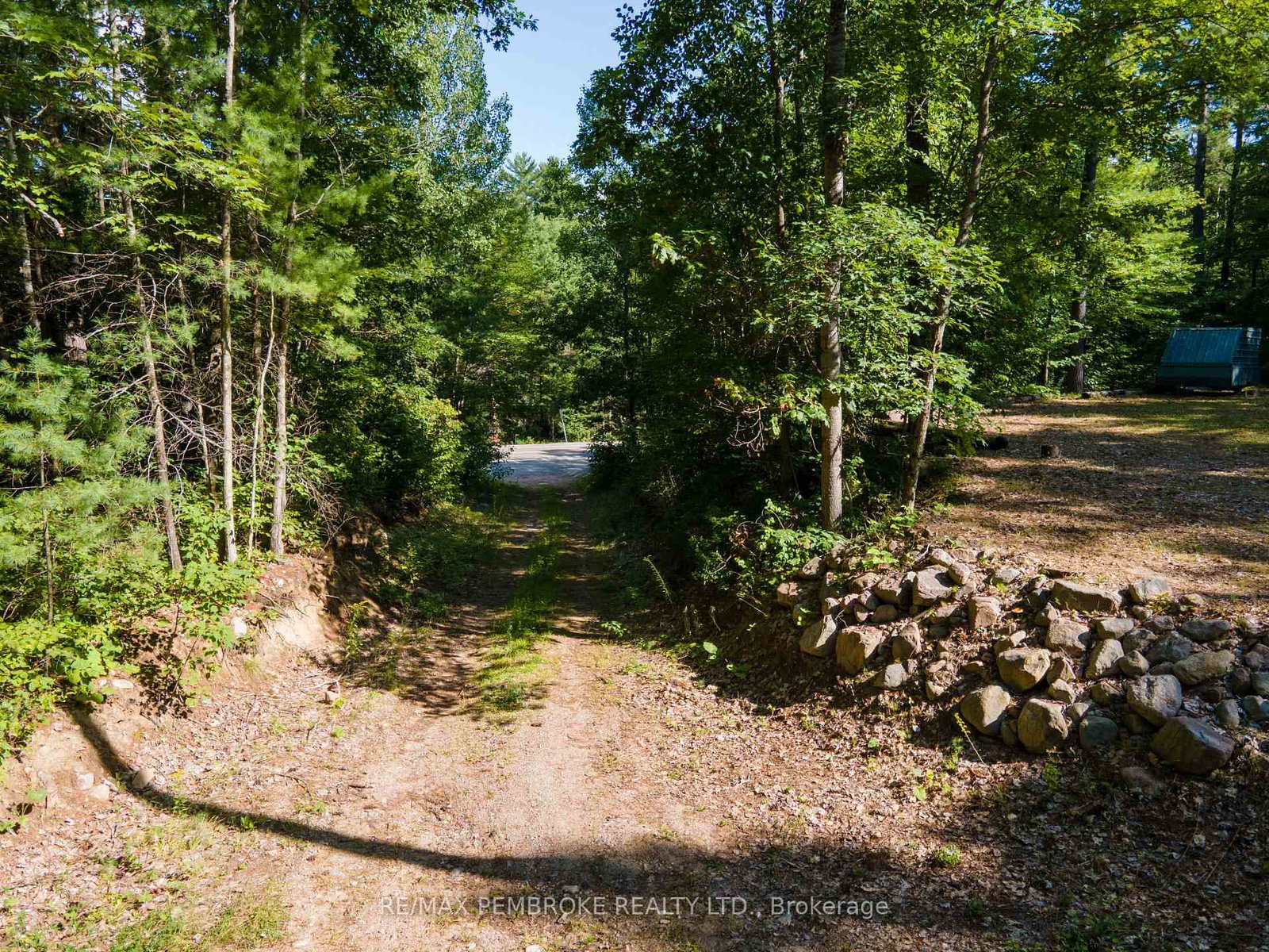 5032 Round Lake Road • Killaloe, ON photo 11