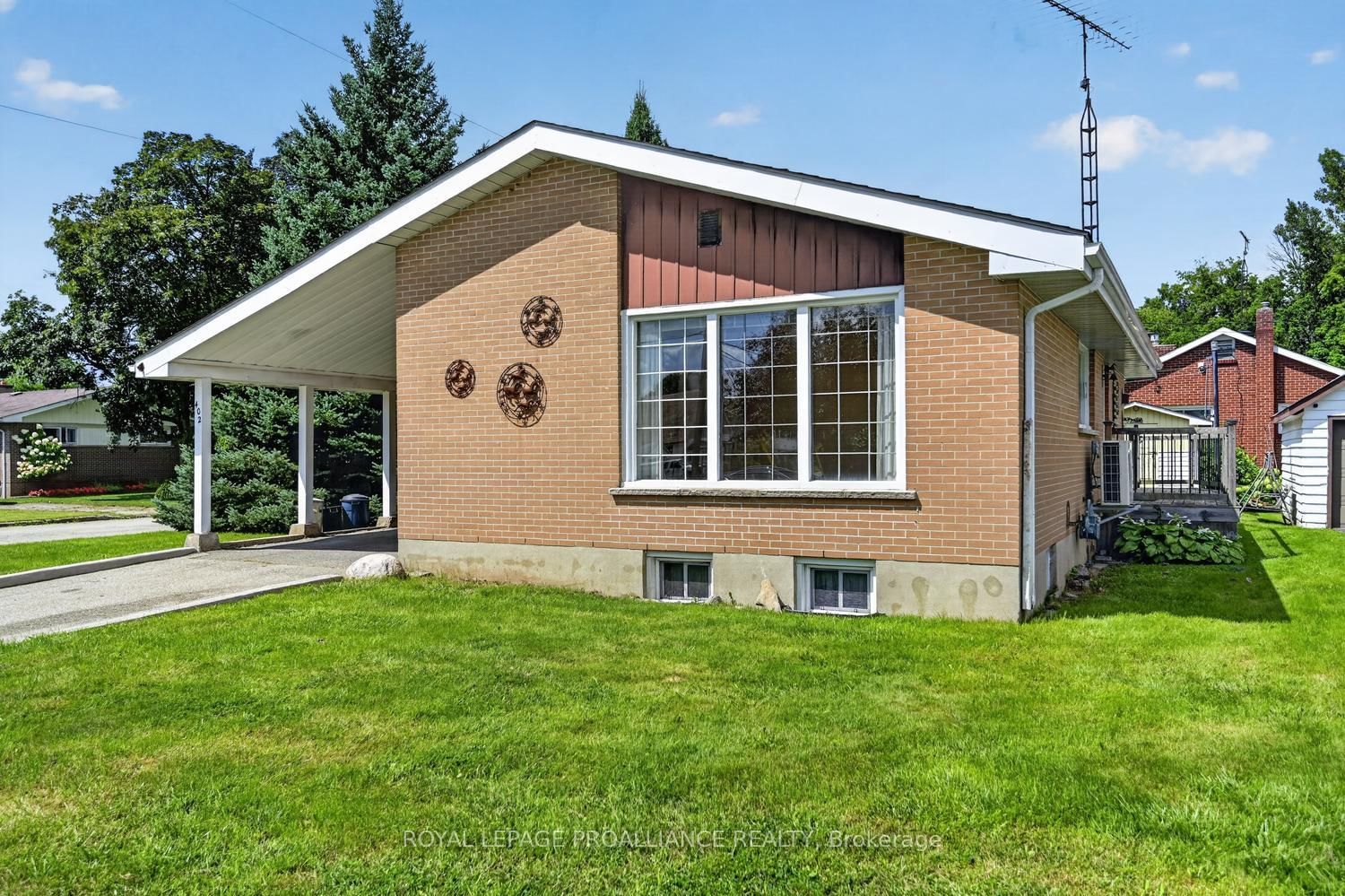 402 Linda Street • Prescott, ON photo 1