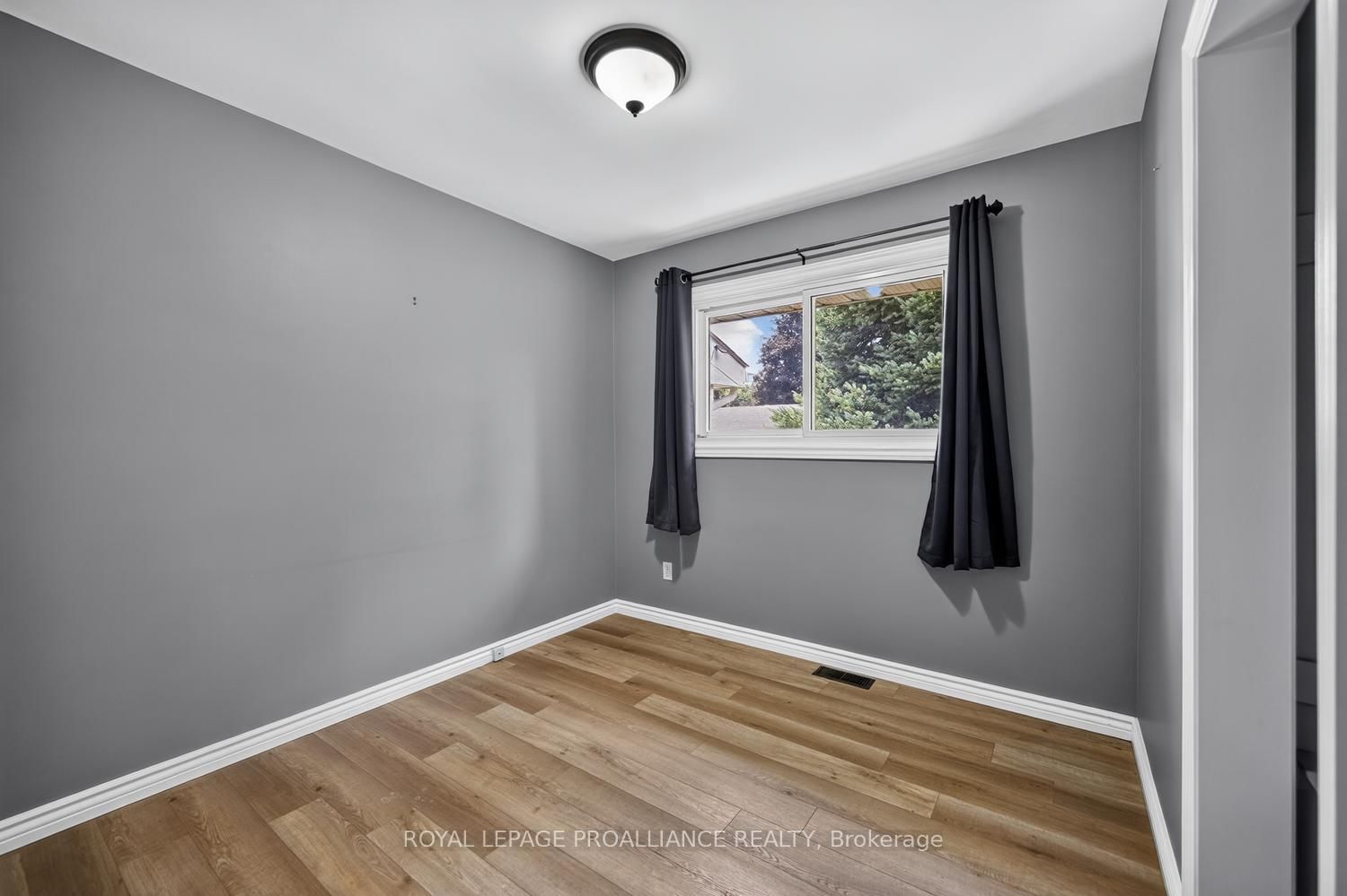 402 Linda Street • Prescott, ON photo 11