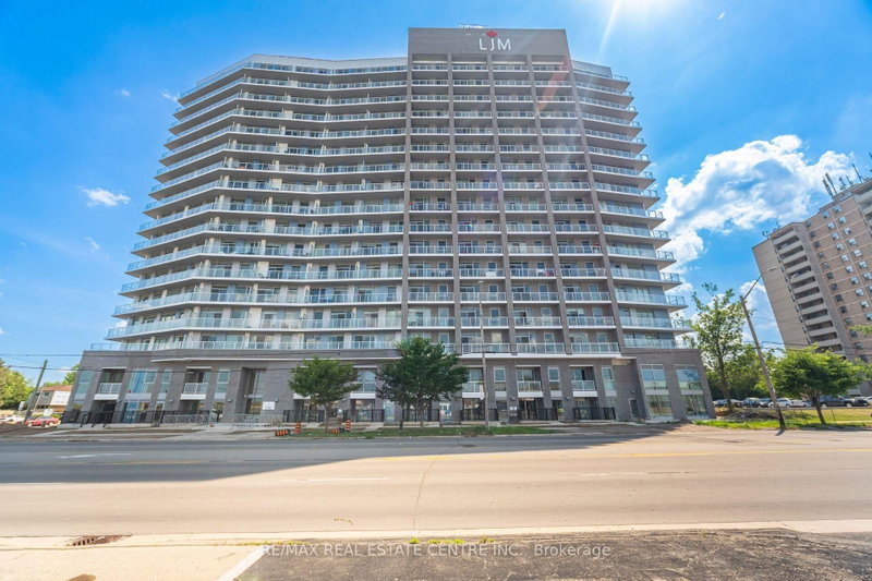 1608 - 2782 Barton Street E