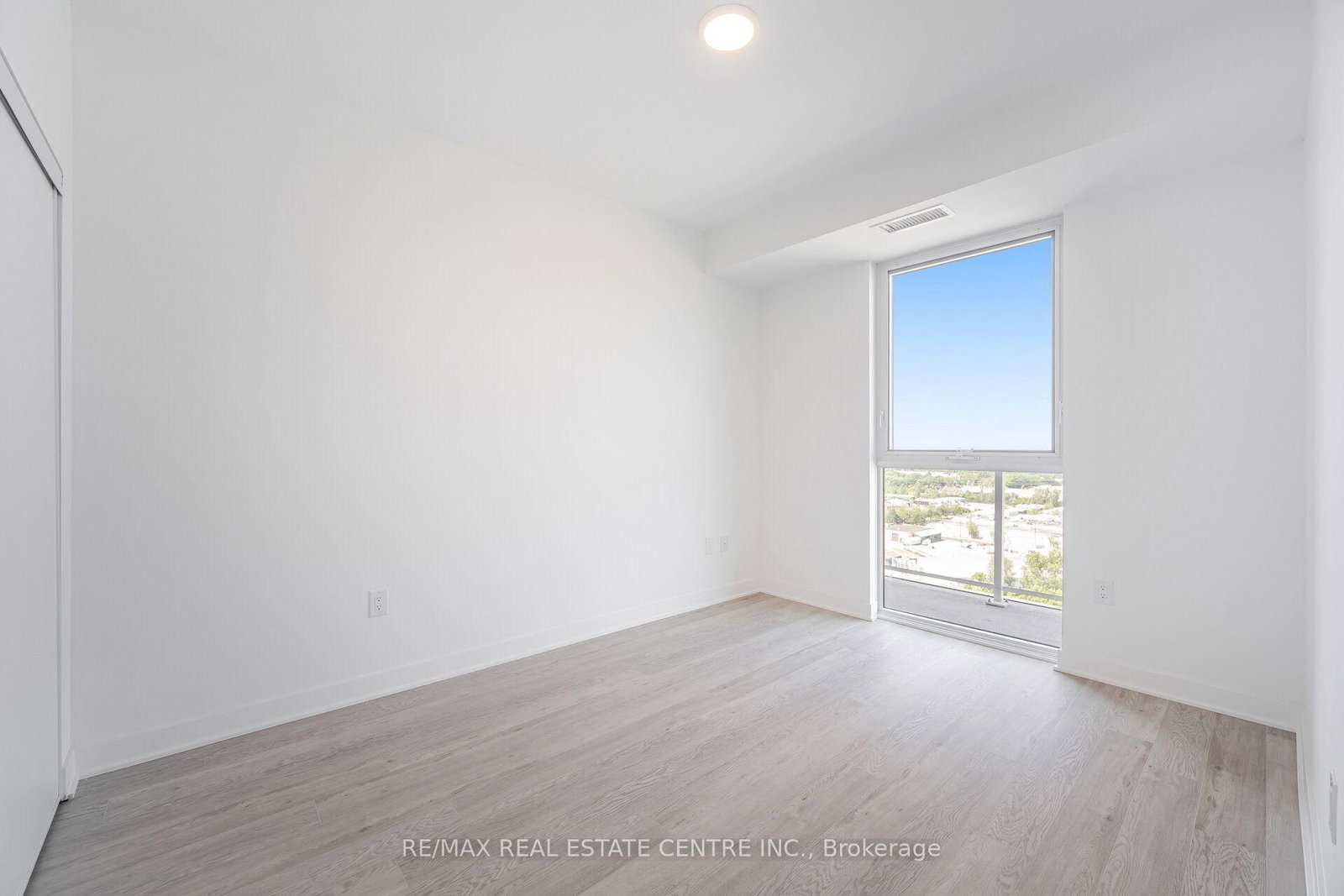 1608-2782 Barton St, Hamilton, view 18