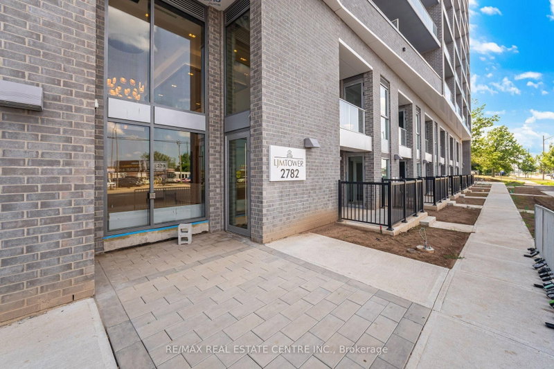 1608 - 2782 Barton Street E
