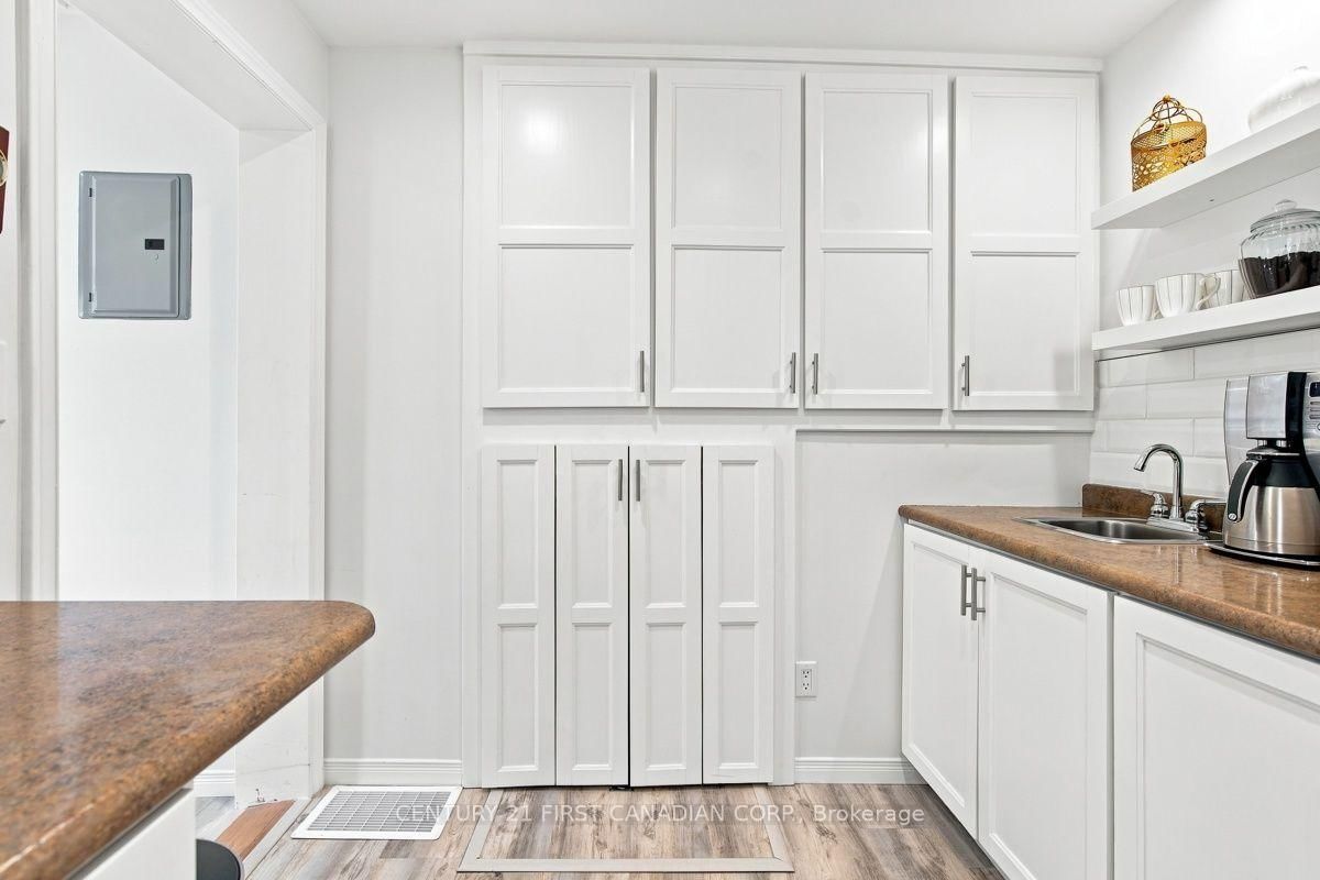 212 MAIN Street • West Elgin, ON photo 13