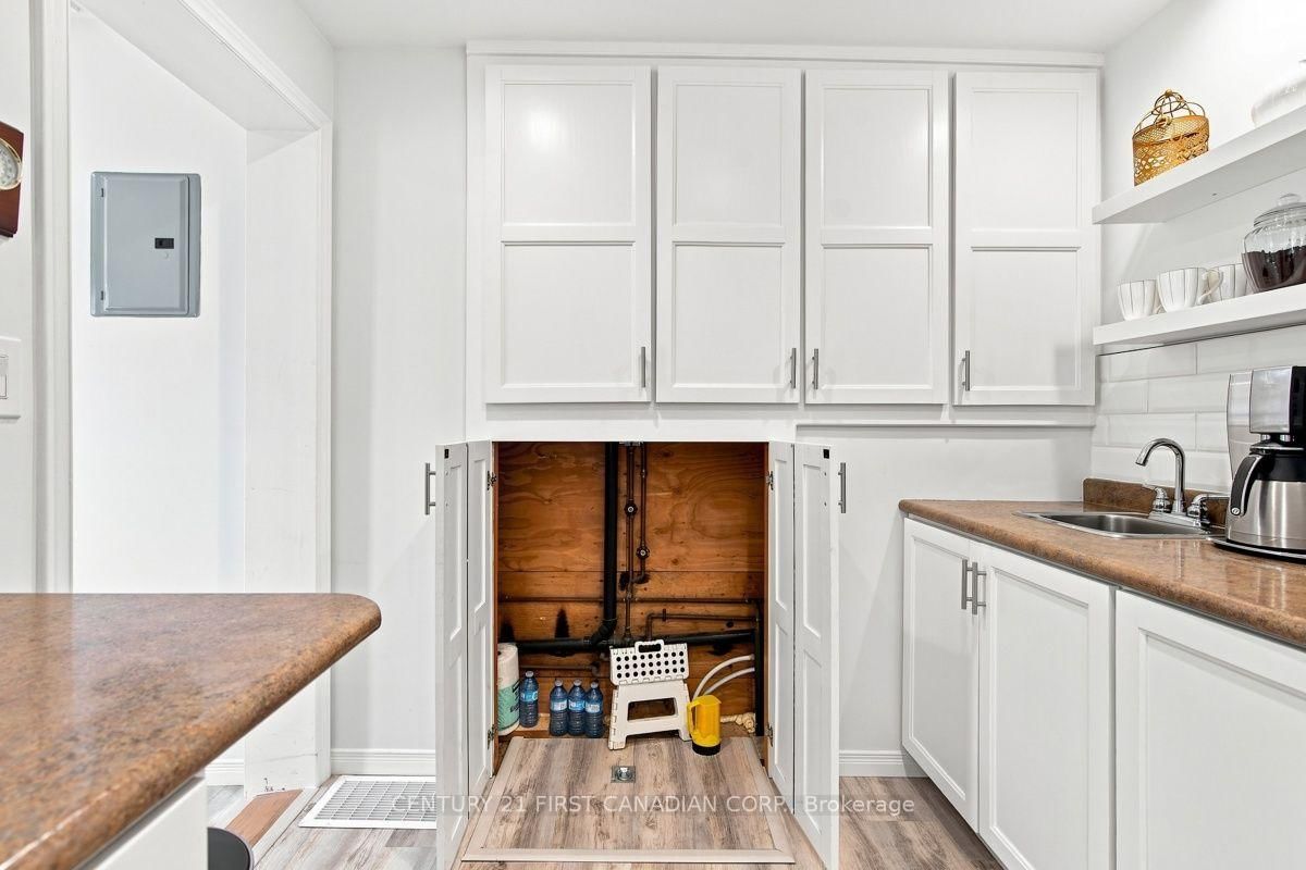 212 MAIN Street • West Elgin, ON photo 14