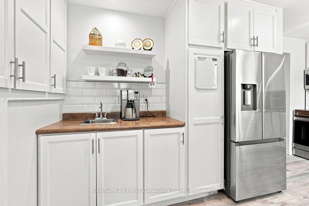 212 MAIN Street • West Elgin, ON photo 15