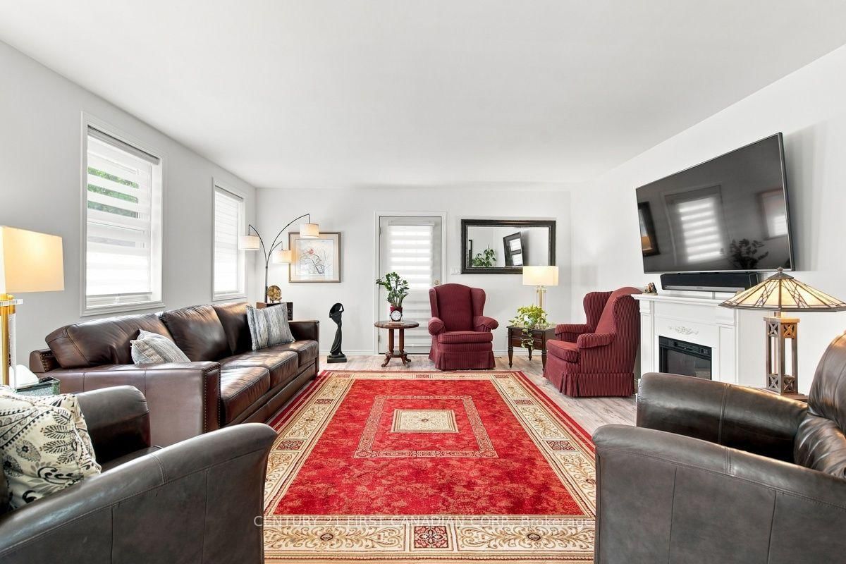 212 MAIN Street • West Elgin, ON photo 16