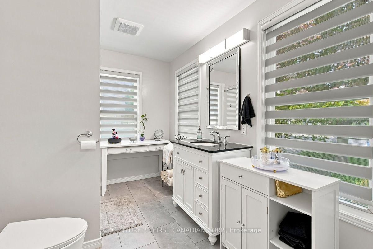 212 MAIN Street • West Elgin, ON photo 22