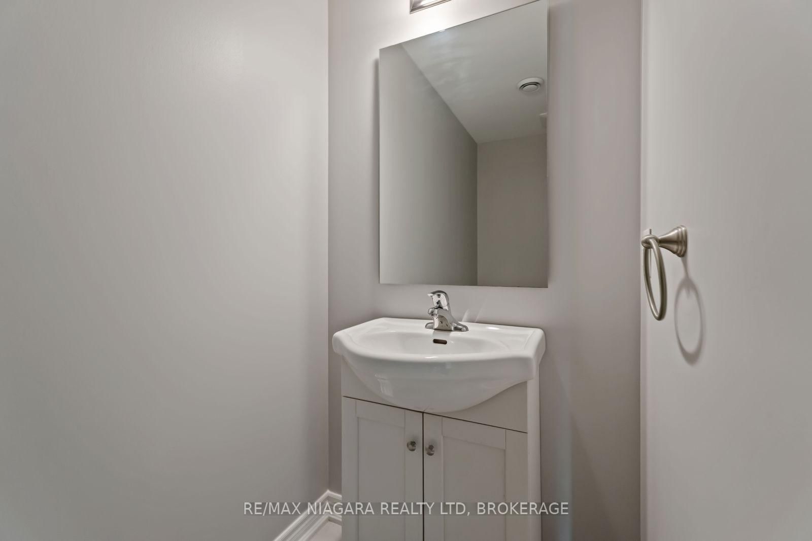 81 Grove Street • Welland, ON photo 15