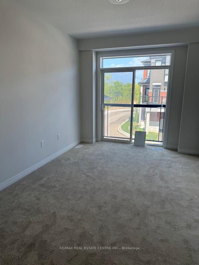 53 - 313 Conklin Road W
