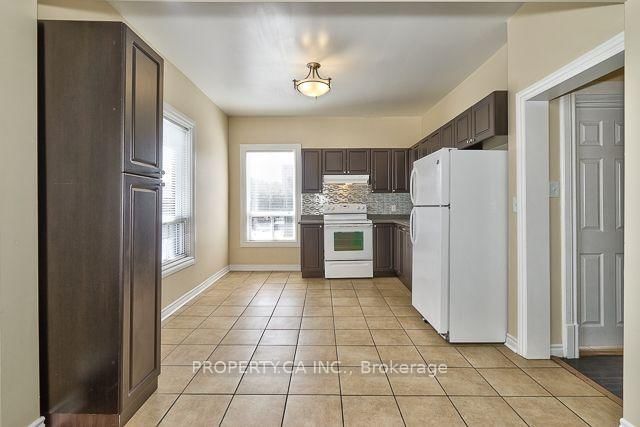 2 - 340 Cannon Street E