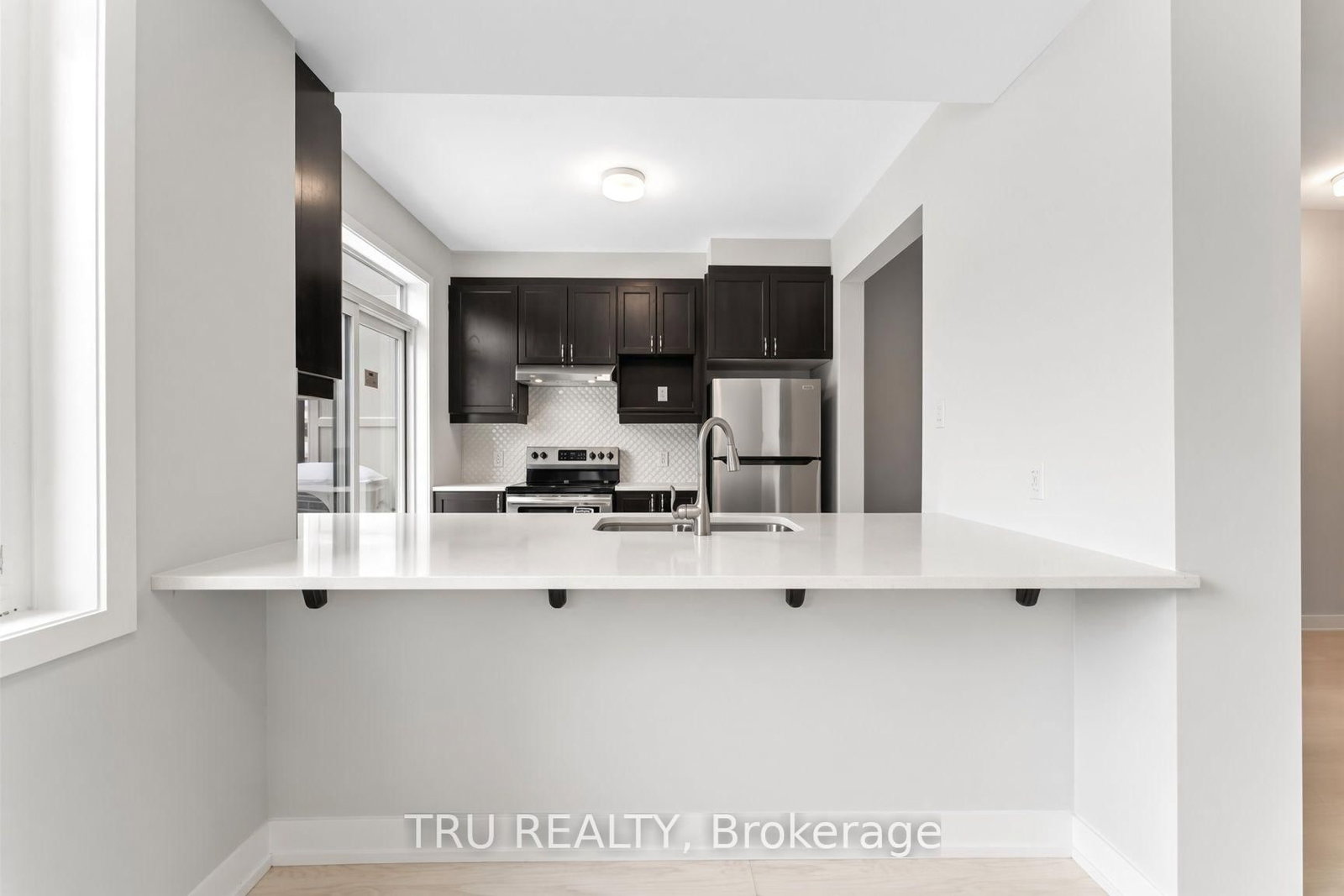 239 Anyolite Private • Ottawa, ON photo 10