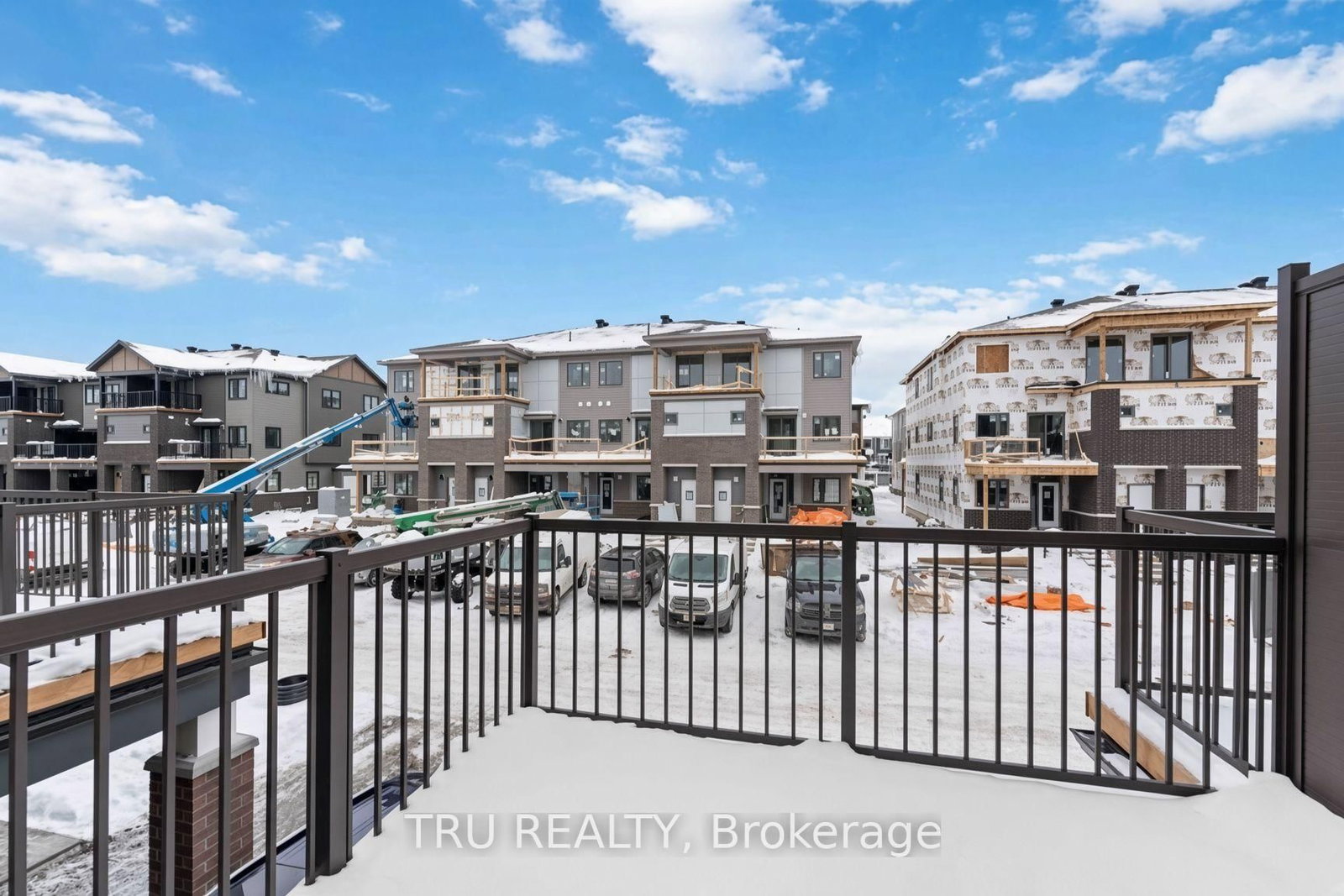 239 Anyolite Private • Ottawa, ON photo 12