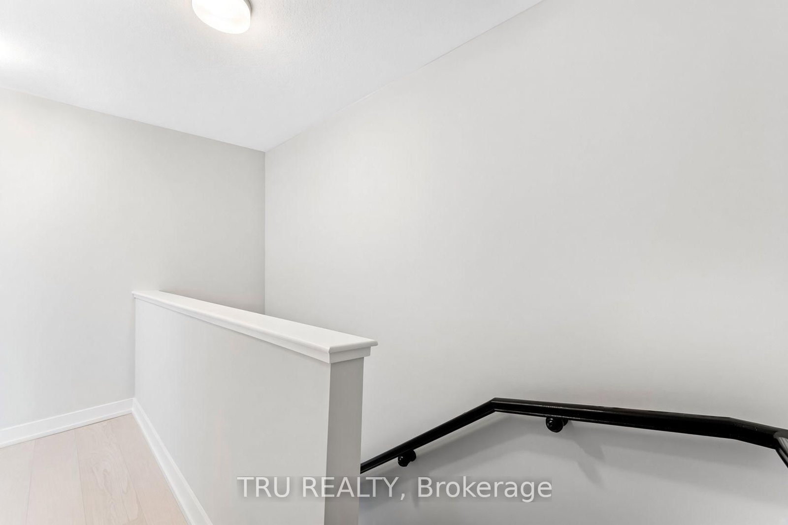 239 Anyolite Private • Ottawa, ON photo 13