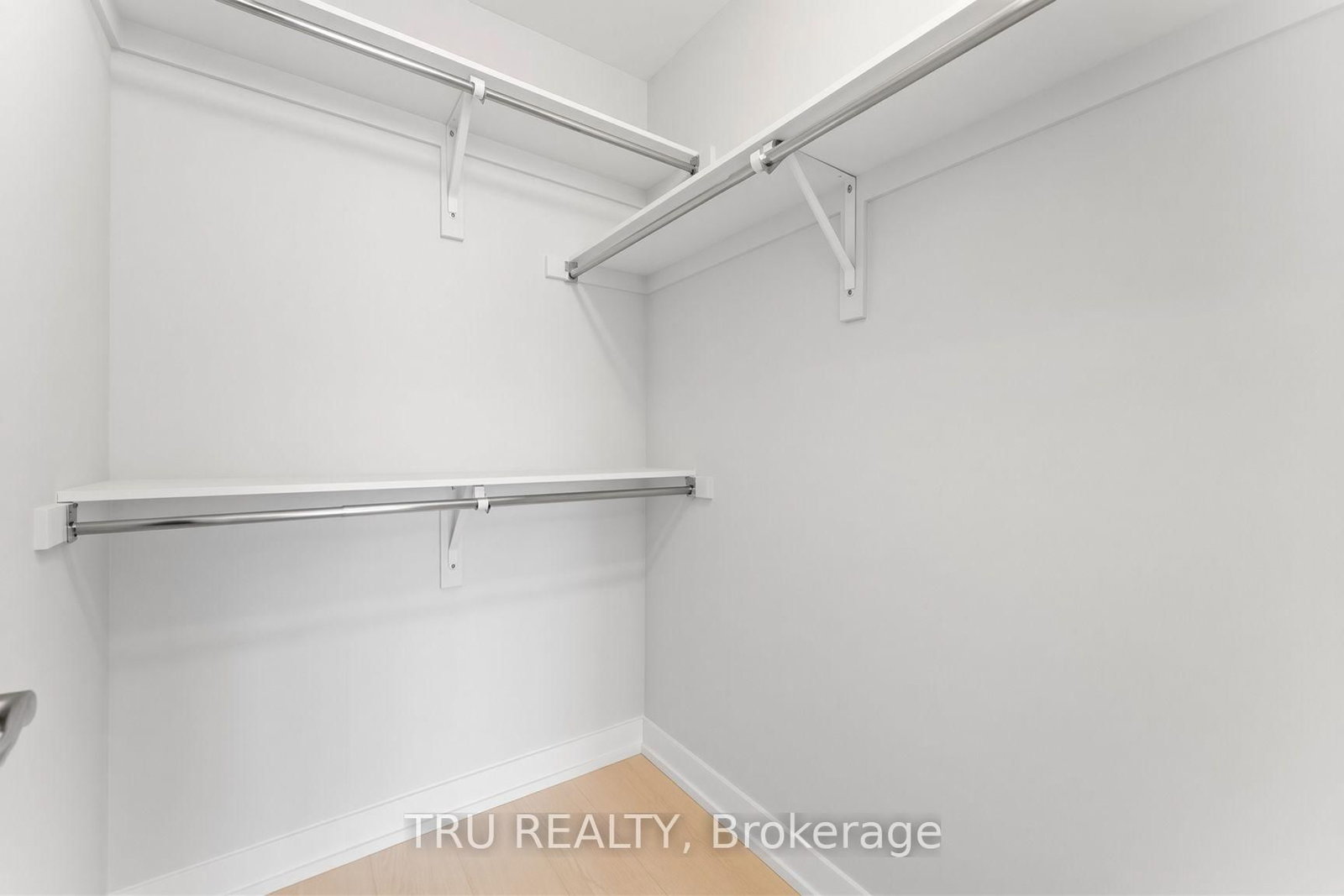 239 Anyolite Private • Ottawa, ON photo 17