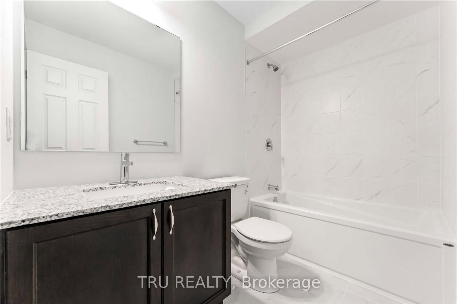 239 Anyolite Private • Ottawa, ON photo 21