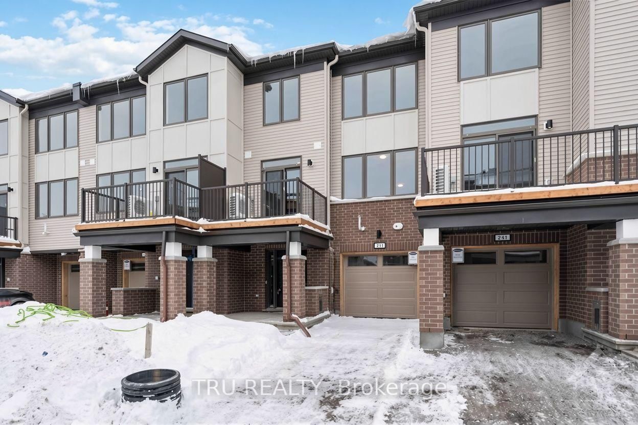 239 Anyolite Private • Ottawa, ON photo 24