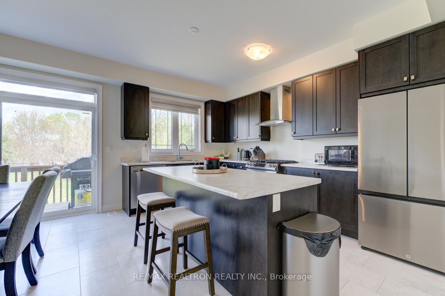 372 Blackburn Drive • Brantford, ON photo 10