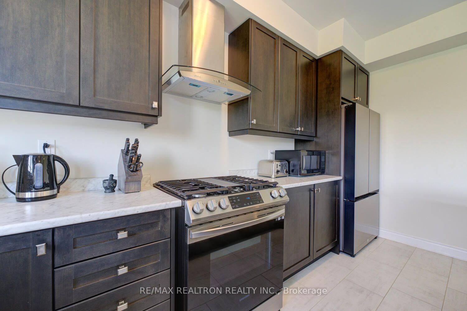 372 Blackburn Drive • Brantford, ON photo 12