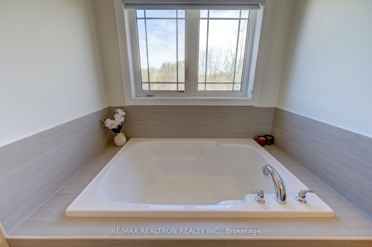 372 Blackburn Drive • Brantford, ON photo 24