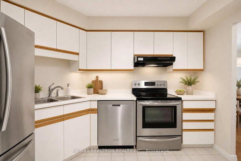 1006 - 695 Richmond Street
