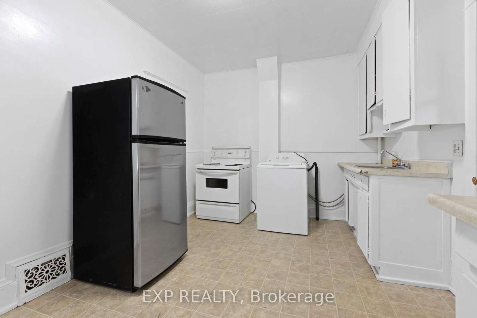 292-294 Clarence Street • Ottawa, ON photo 11