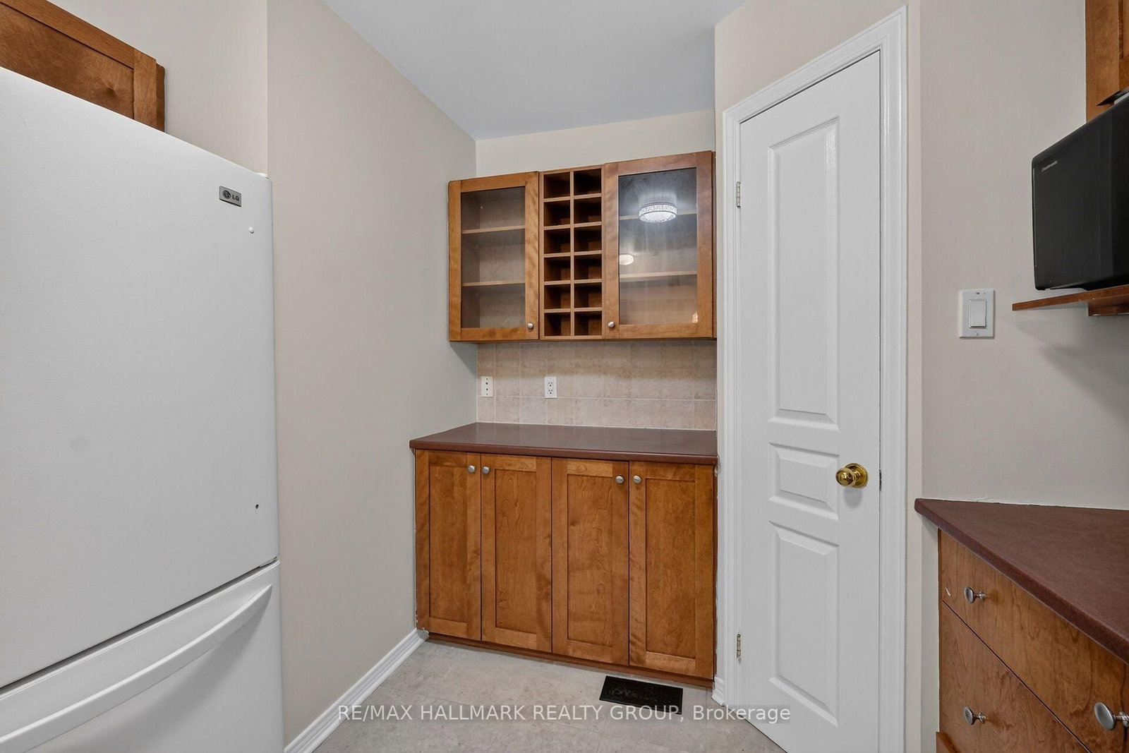 24 Gray Crescent • Ottawa, ON photo 10