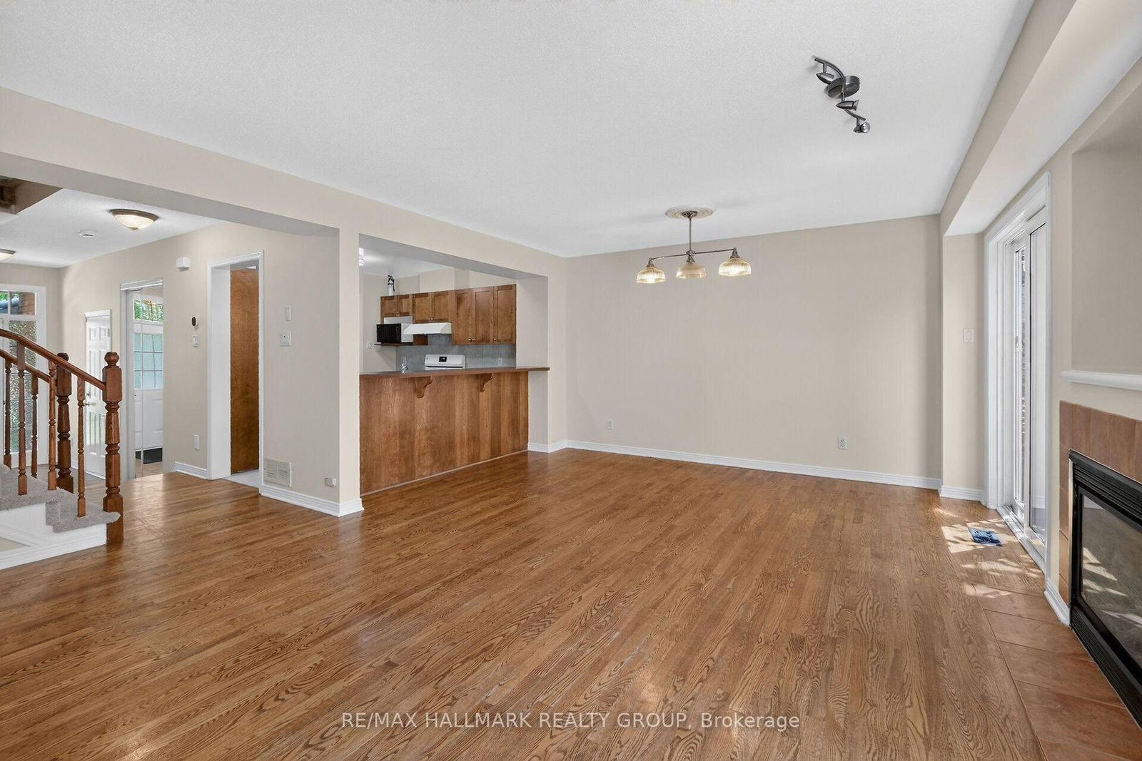 24 Gray Crescent • Ottawa, ON photo 13