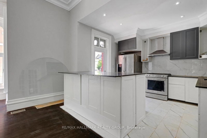 460 Wilbrod St photo 5