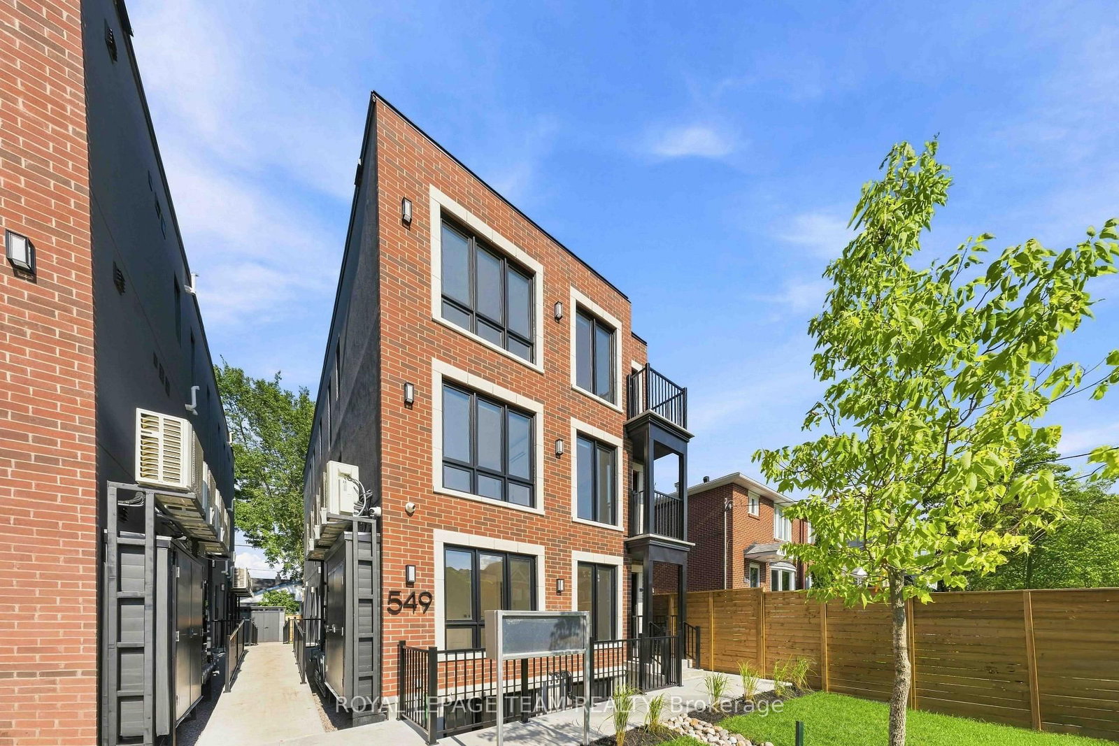 4 - 549 Melbourne Avenue, Ottawa 2