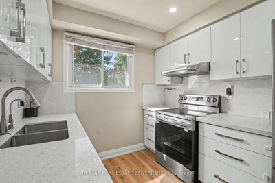 4 Seaforth Court • London East, ON photo 8