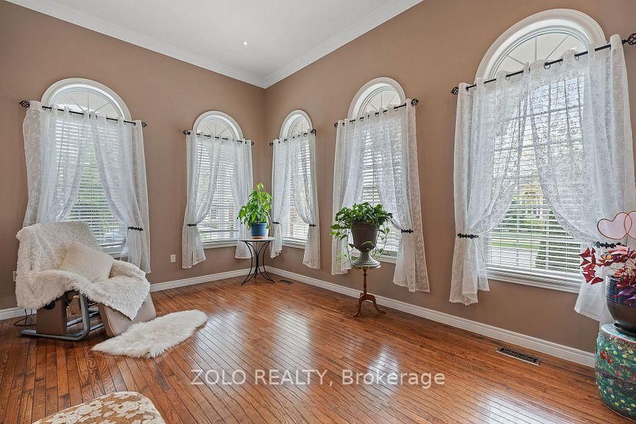 42 Vinifera Drive • Grimsby, ON photo 10