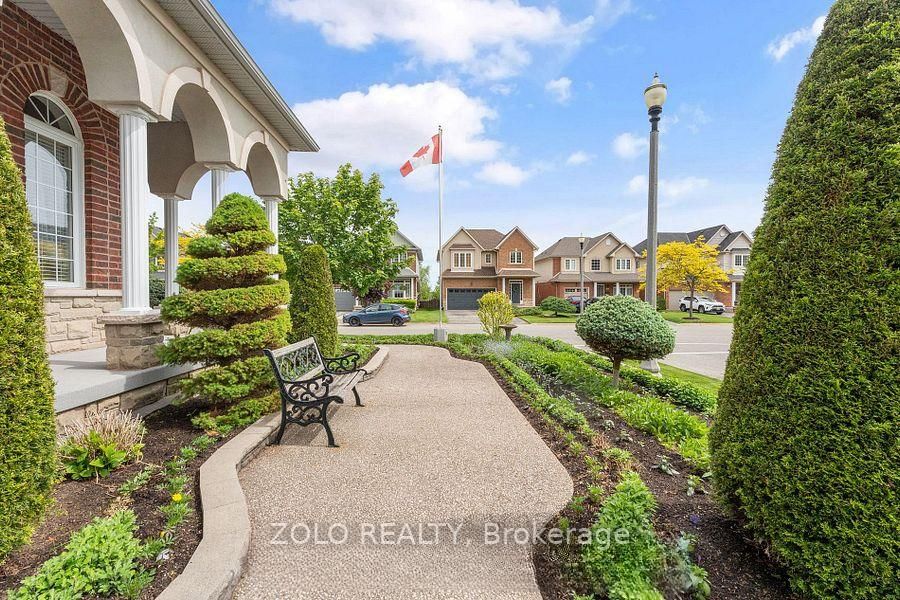 42 Vinifera Drive • Grimsby, ON photo 3