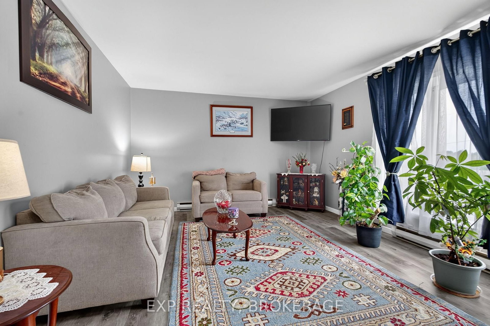 Listing Image 7