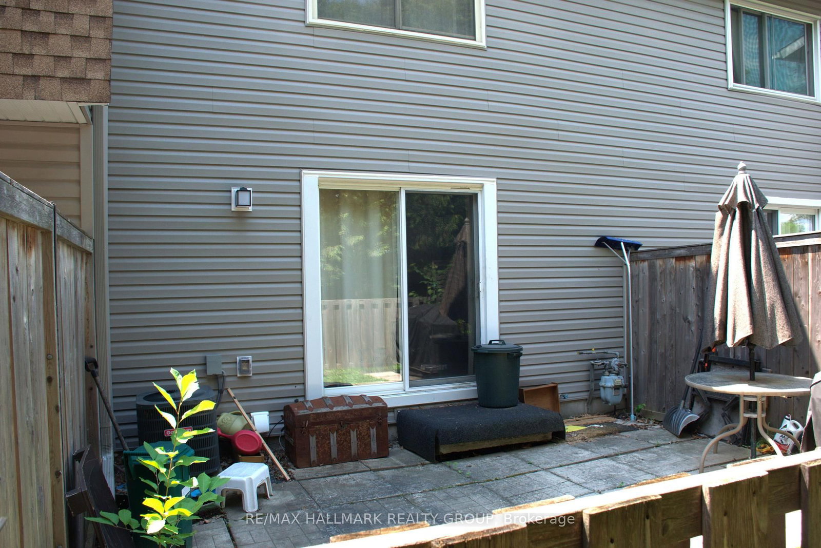 1759 Lamoureux Drive • #C • Ottawa, ON photo 2