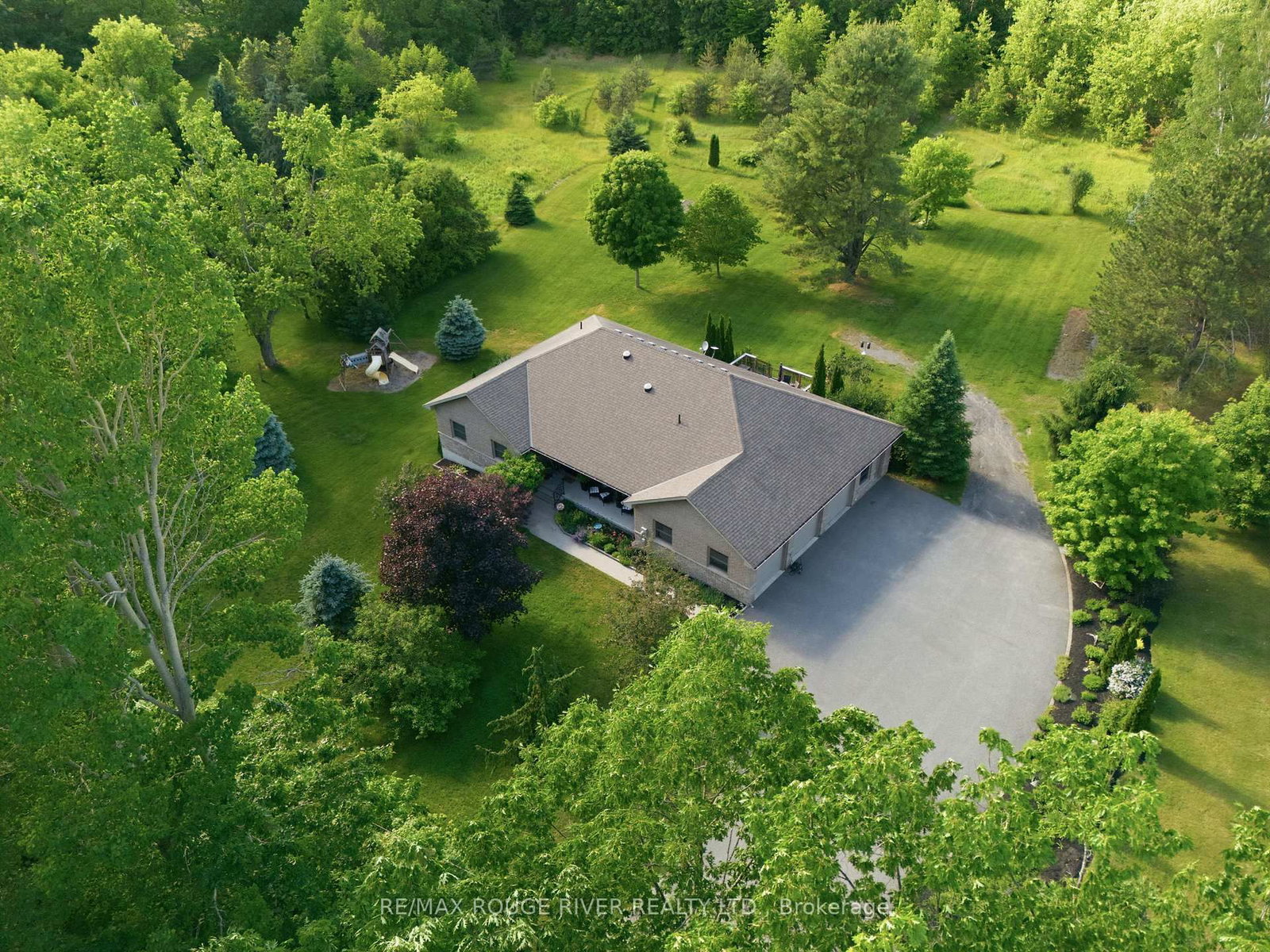 9866 Ellis Road • Hamilton Township, ON photo 45