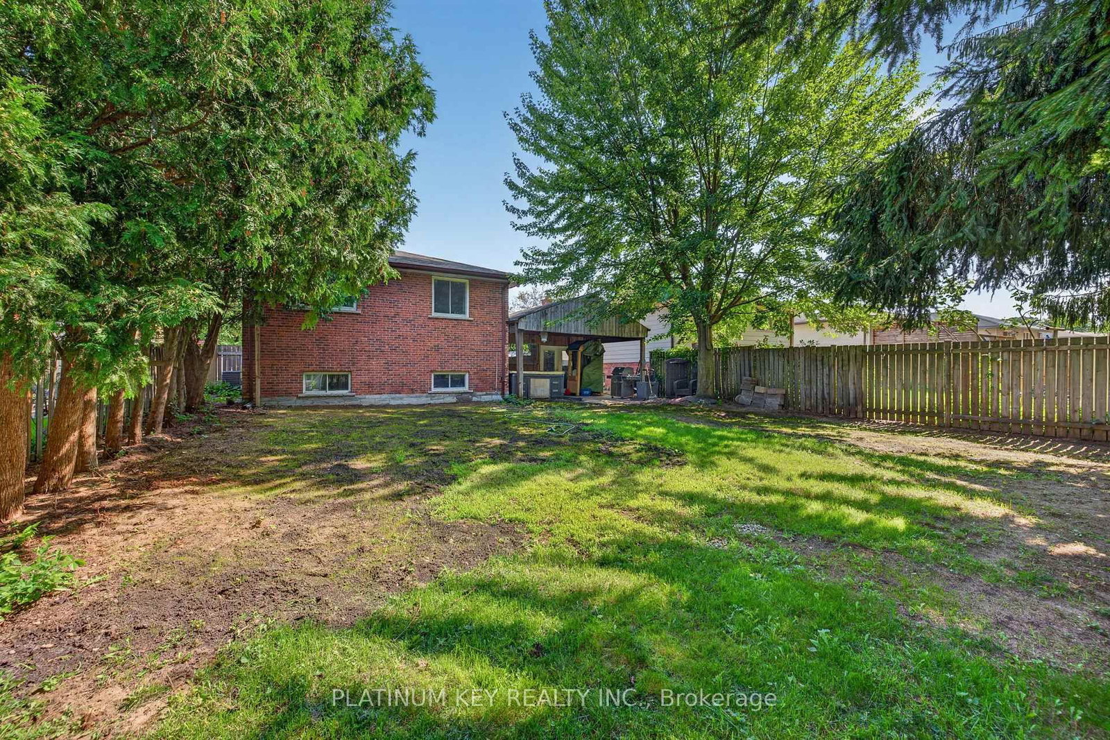 208 Southfield Drive • Strathroy-Caradoc, ON photo 42