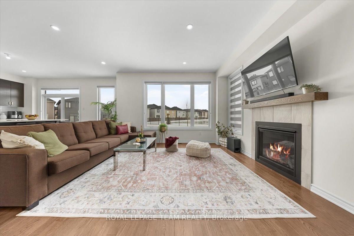 290 Turnbuckle Crescent • Ottawa, ON photo 5