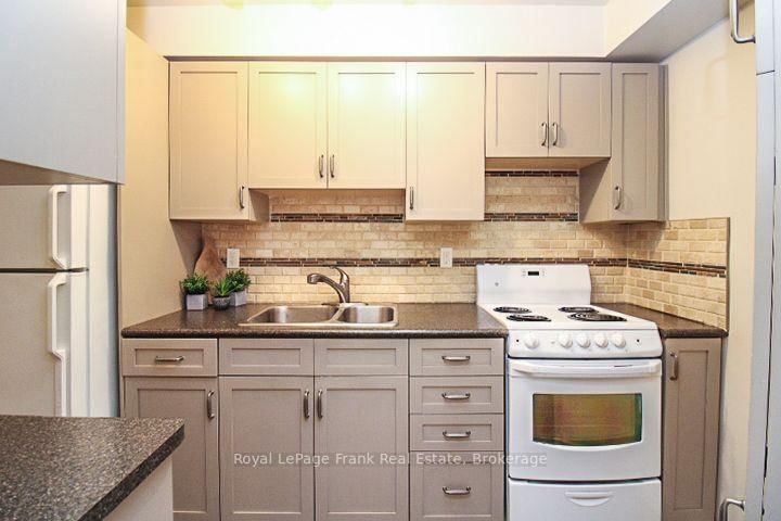 216 - 921 Armour Road